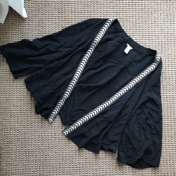 Embroidered Bell Sleeved Kimono - Picture 1 of 4